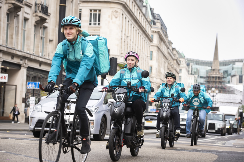 Rejoignez Deliveroo et apportez la joie de la livraison rapide à tous!